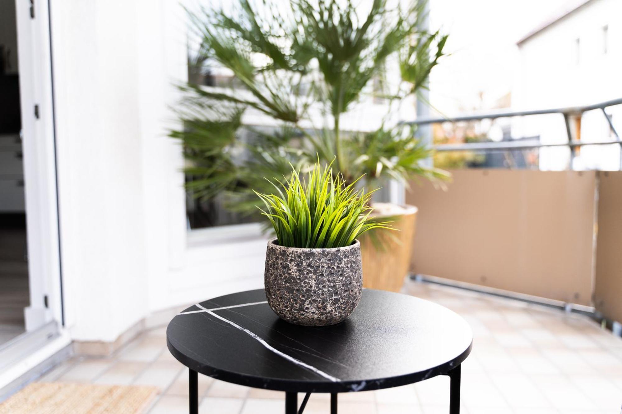 Lubu Stay Central, Cozy, With Workspace And Parking Ludwigsbourg Extérieur photo